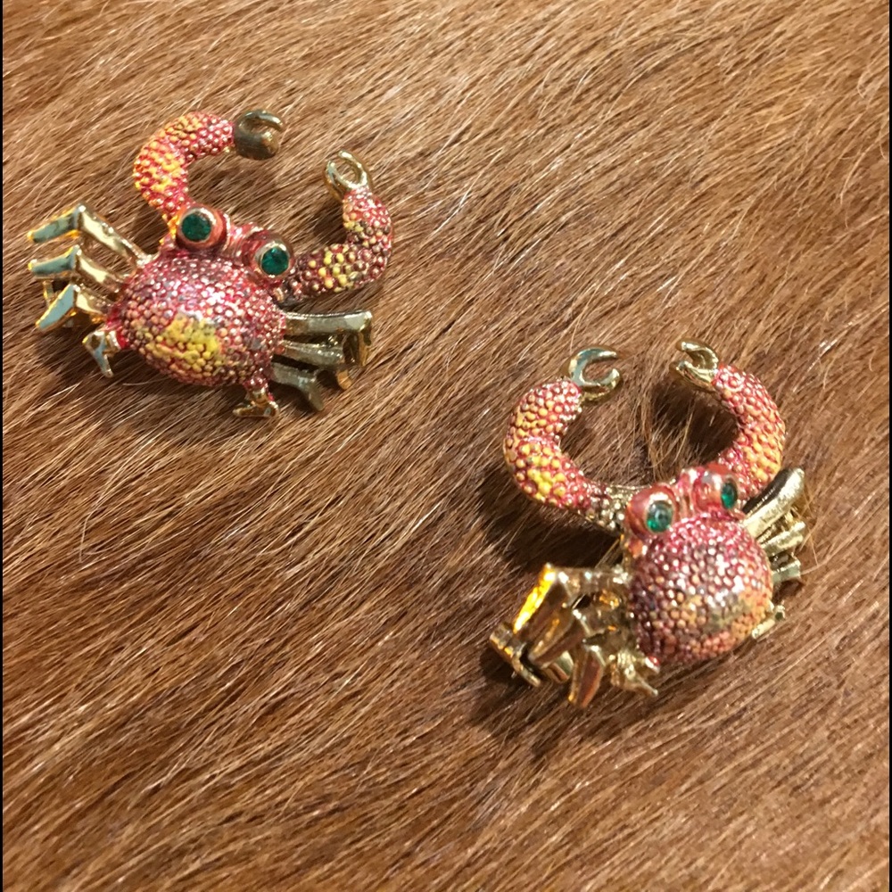 2 Crab Scatter Pins with Moveable Claws,Green Eyes